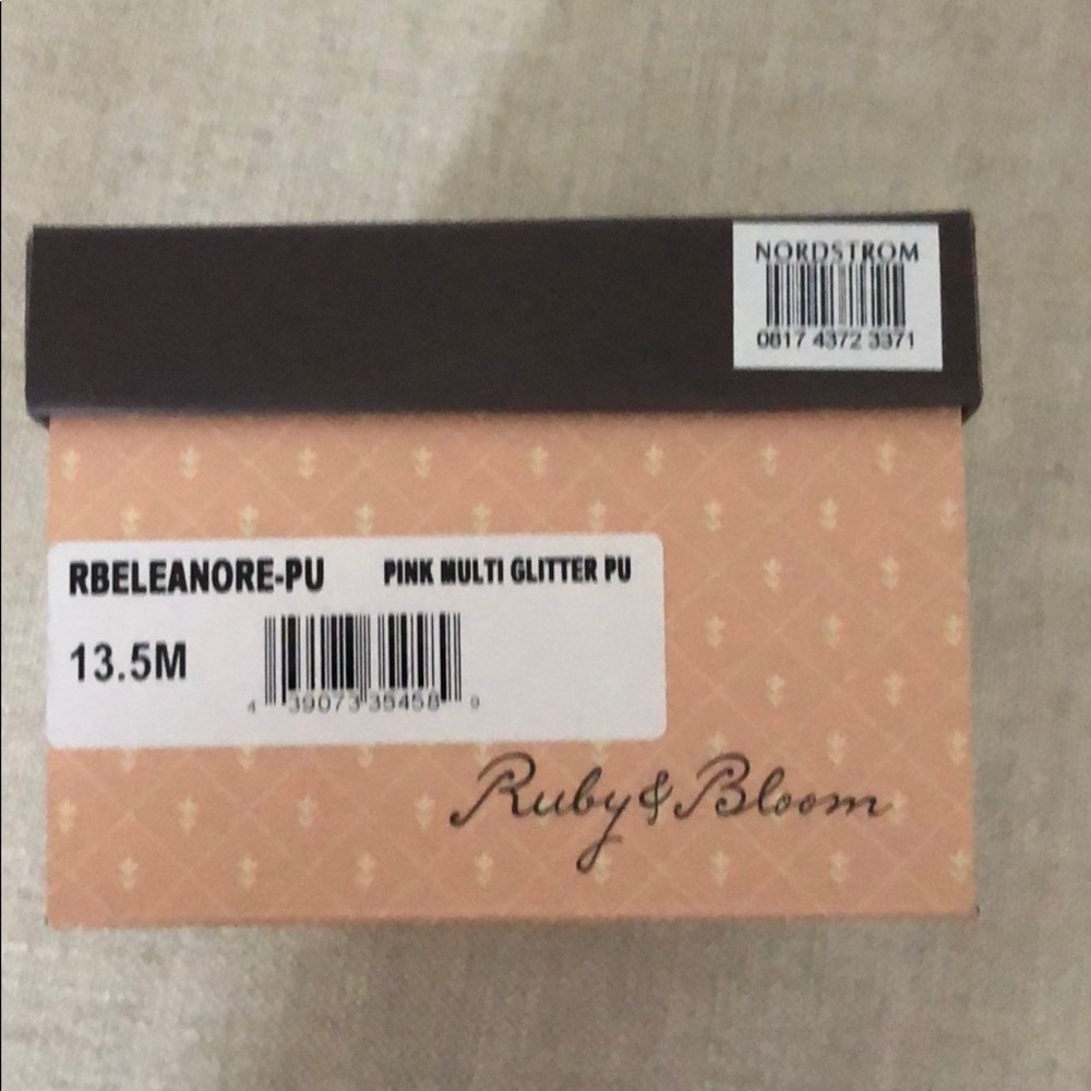 Sparkling pink girly shoes 13.5M in a box